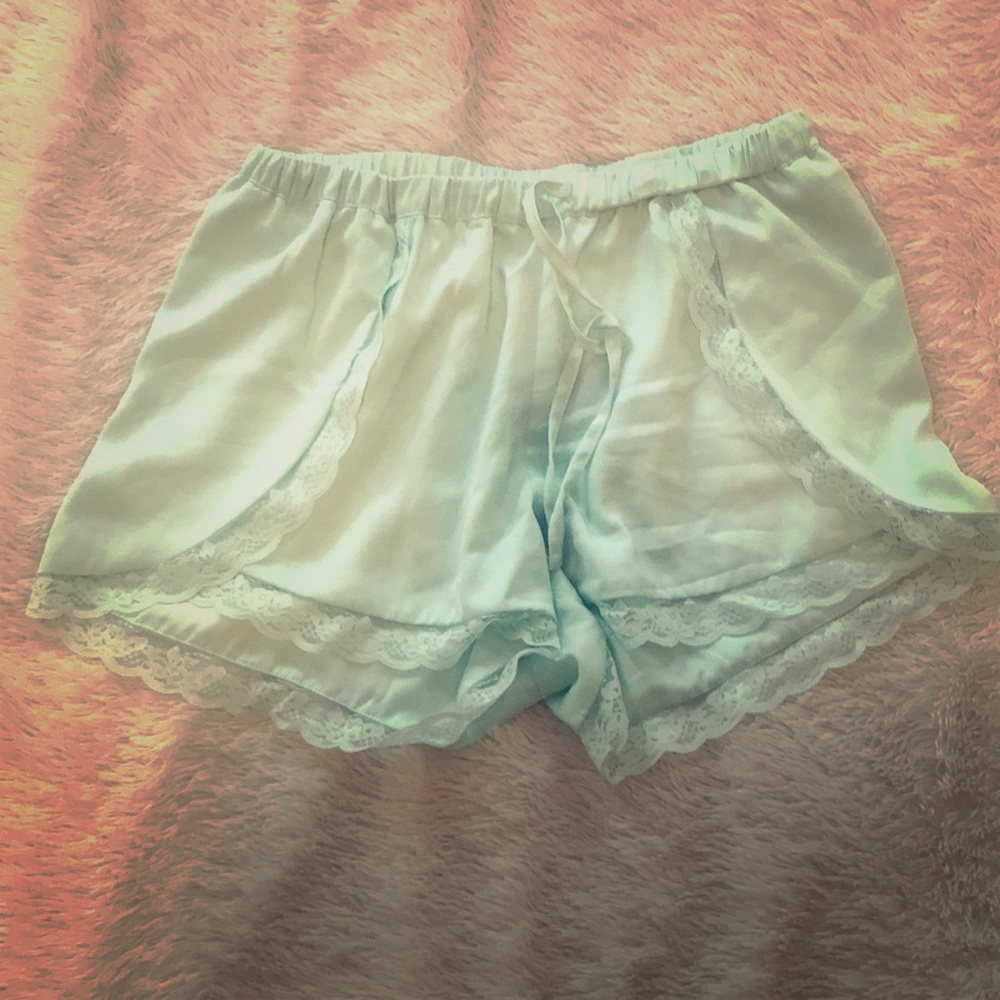 Lace shorts ! Cute with a crop top to go out